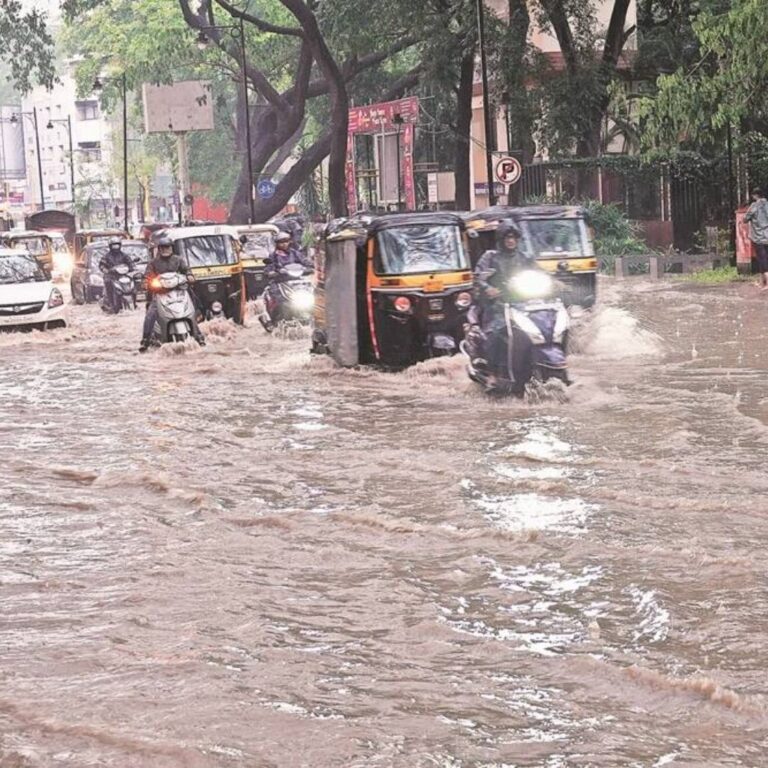 1_India gets month’s rain in only 14 days in October